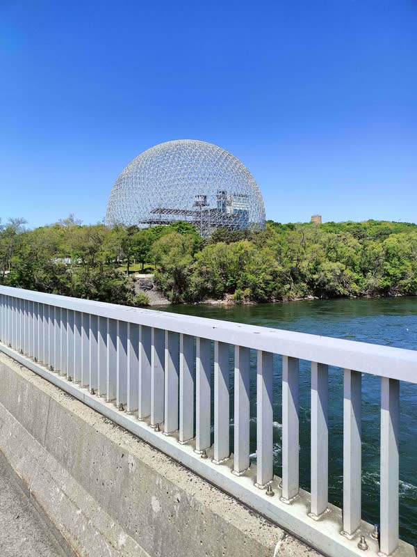 La Biosphère de Montréal, sur l'île Sainte-Hélène